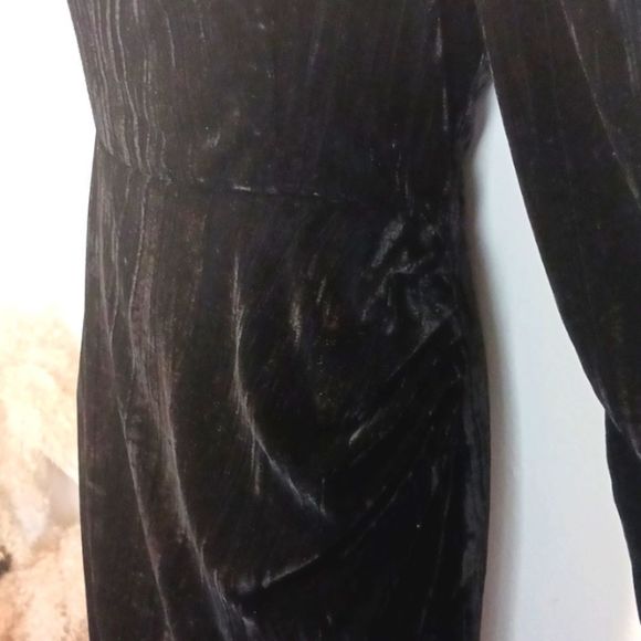 WAYF black puff long sleeve square neckline crushed velvet dress size medium - Picture 7 of 15